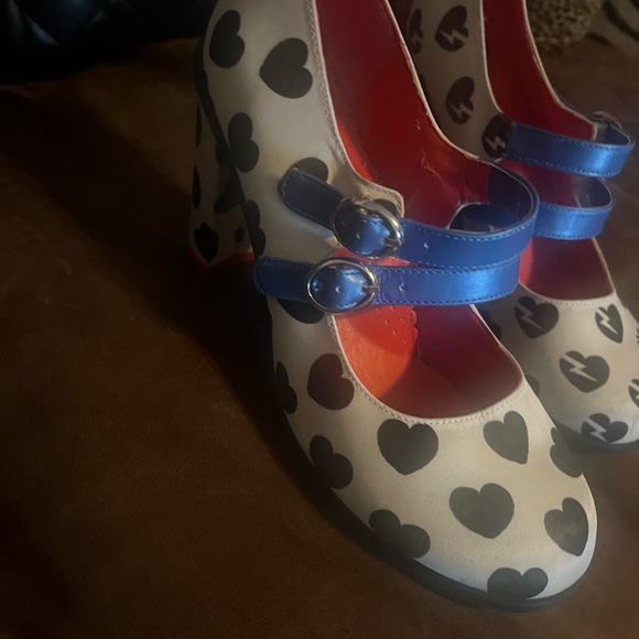 Stylish Heart Print Mary Jane Heels - Picture 1 of 5
